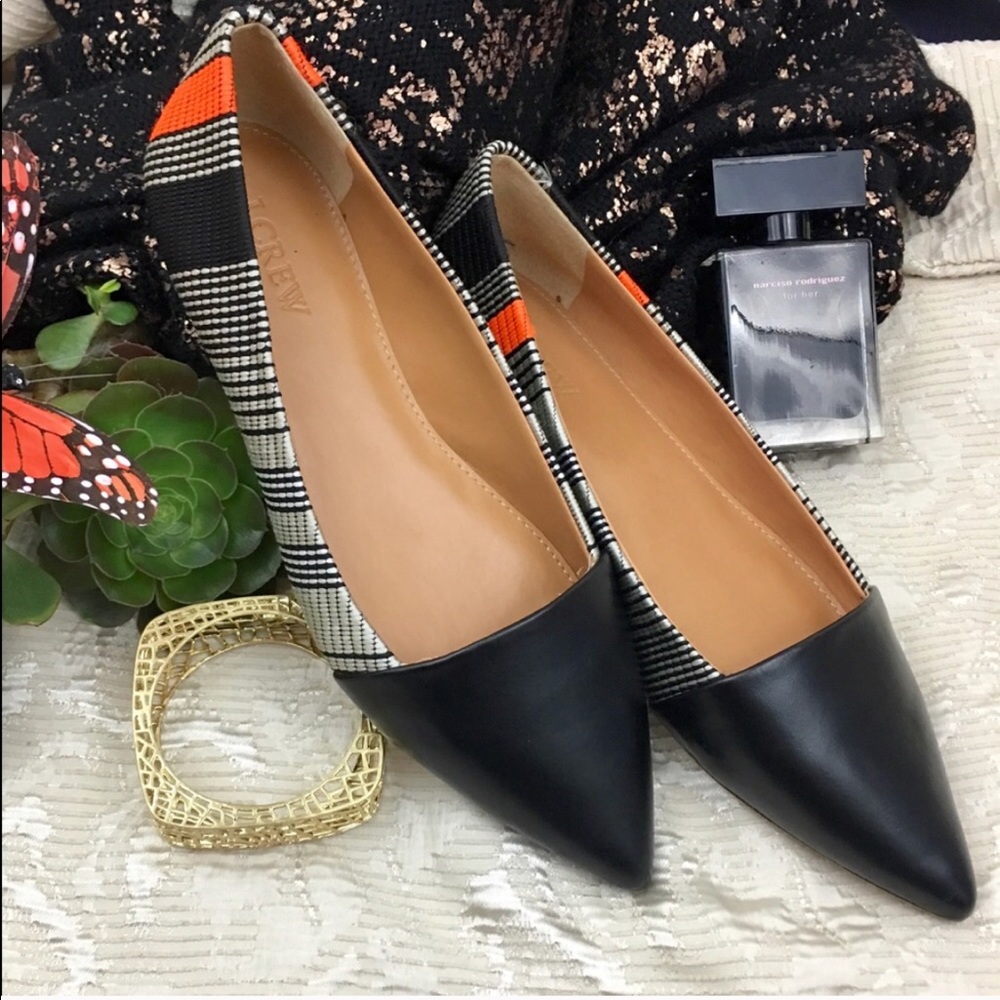 J. Crew black & white flats with orange accent 🧡